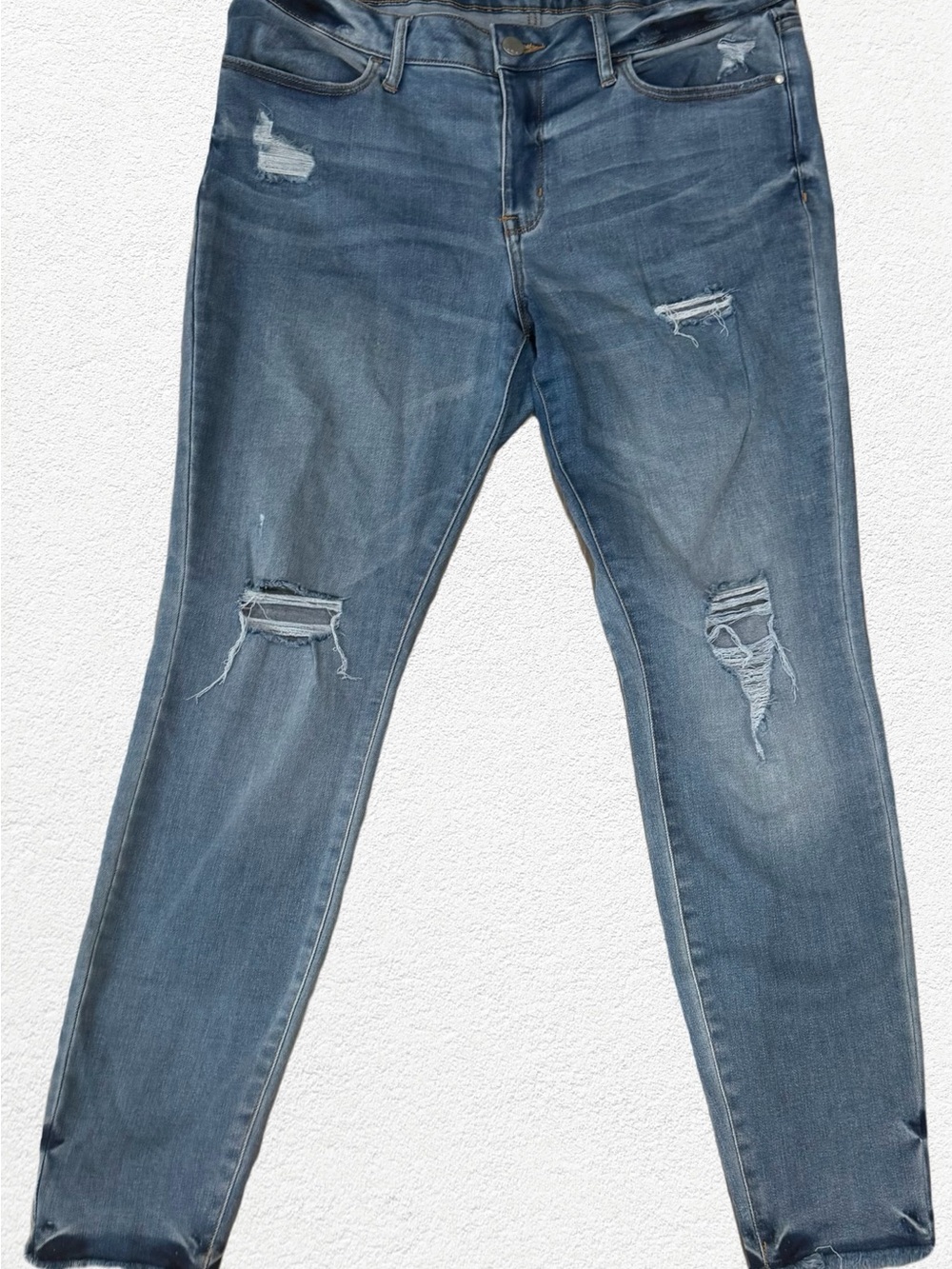a.n.a Women's Distressed Skinny Jeans in Medium Blue